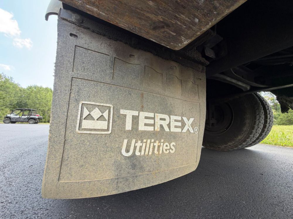 2009 Ford F-750 Terex Commander 4047 Digger Derrick
