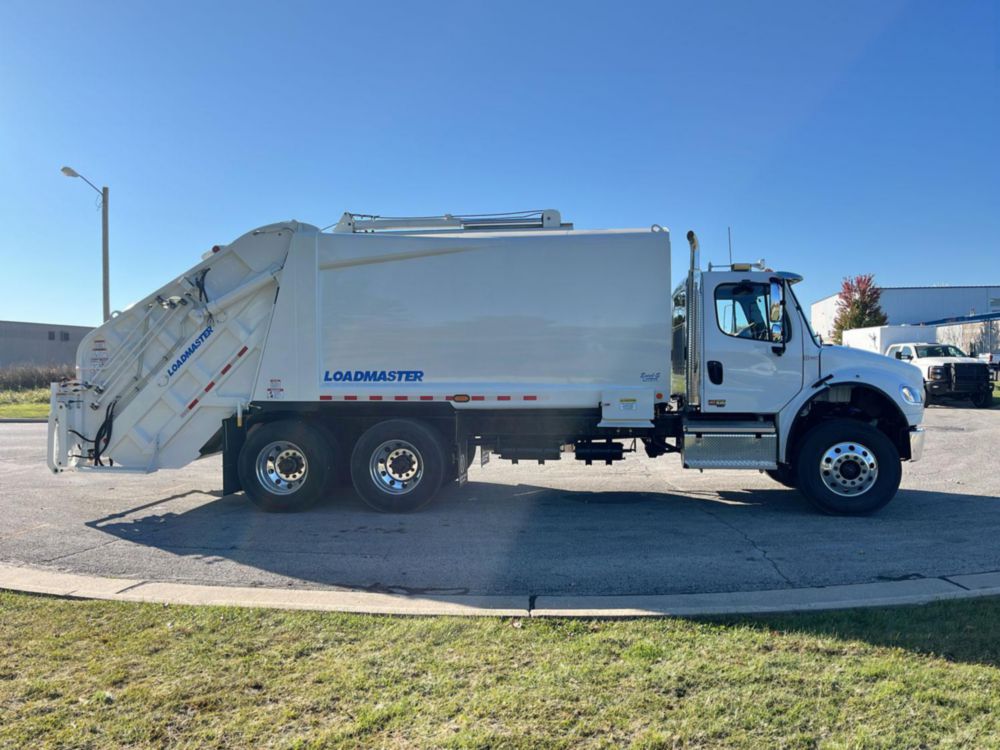 2027 Freightliner M2106 6x4 Loadmaster EXCEL 25 YD REAR LOADER SHORT Rear Loader Truck