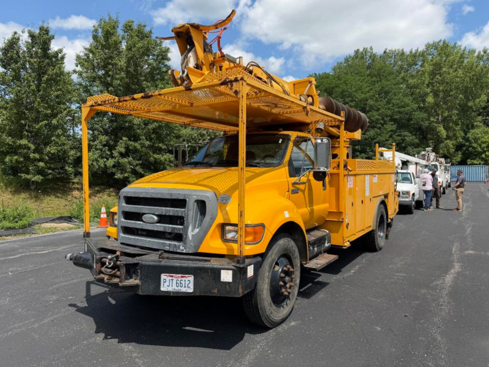 2009 Ford F-750 Terex Commander 4045 Digger Derrick