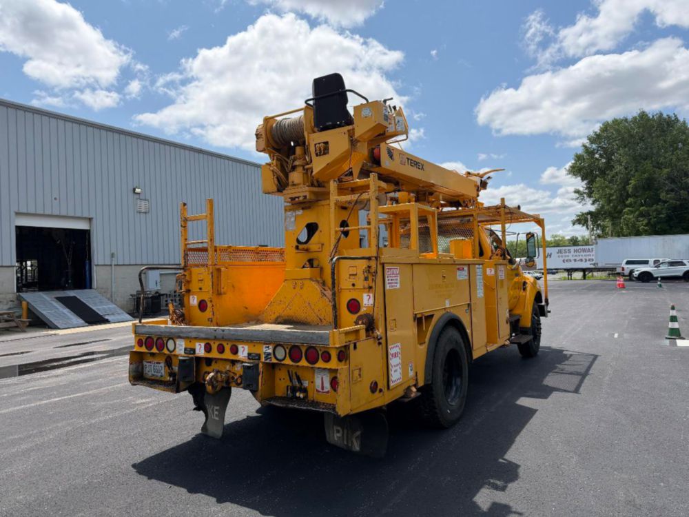 2009 Ford F-750 Terex Commander 4045 Digger Derrick