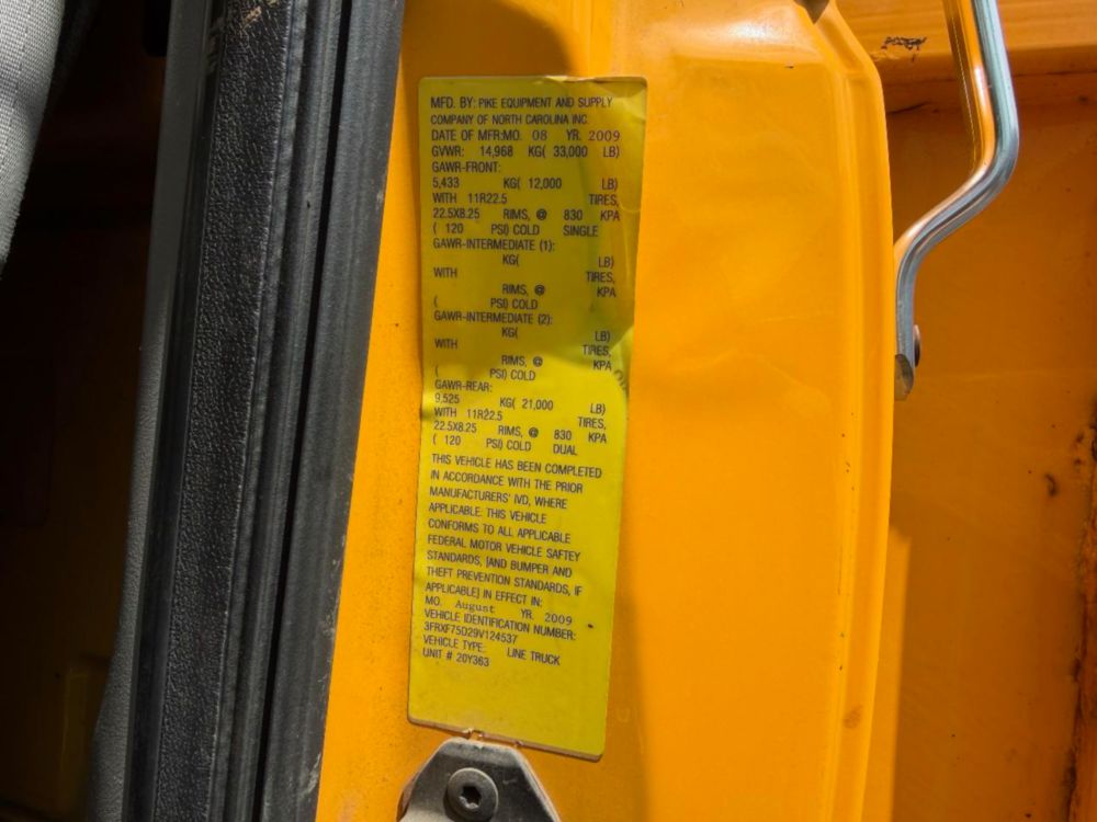 2009 Ford F-750 Terex Commander 4045 Digger Derrick