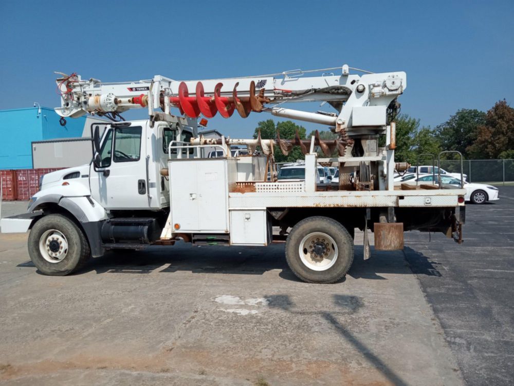 2006 Int'l 7400 4x4 Terex Commander 5045 Digger Derrick Truck