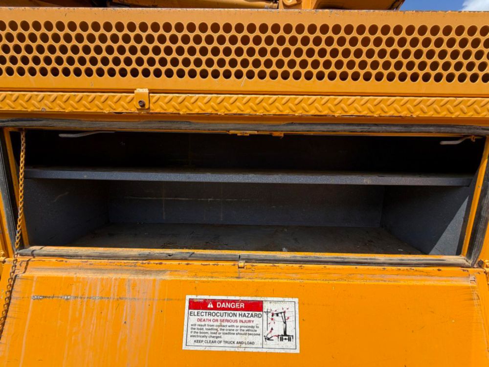 2009 Ford F-750 Terex Commander 4045 Digger Derrick