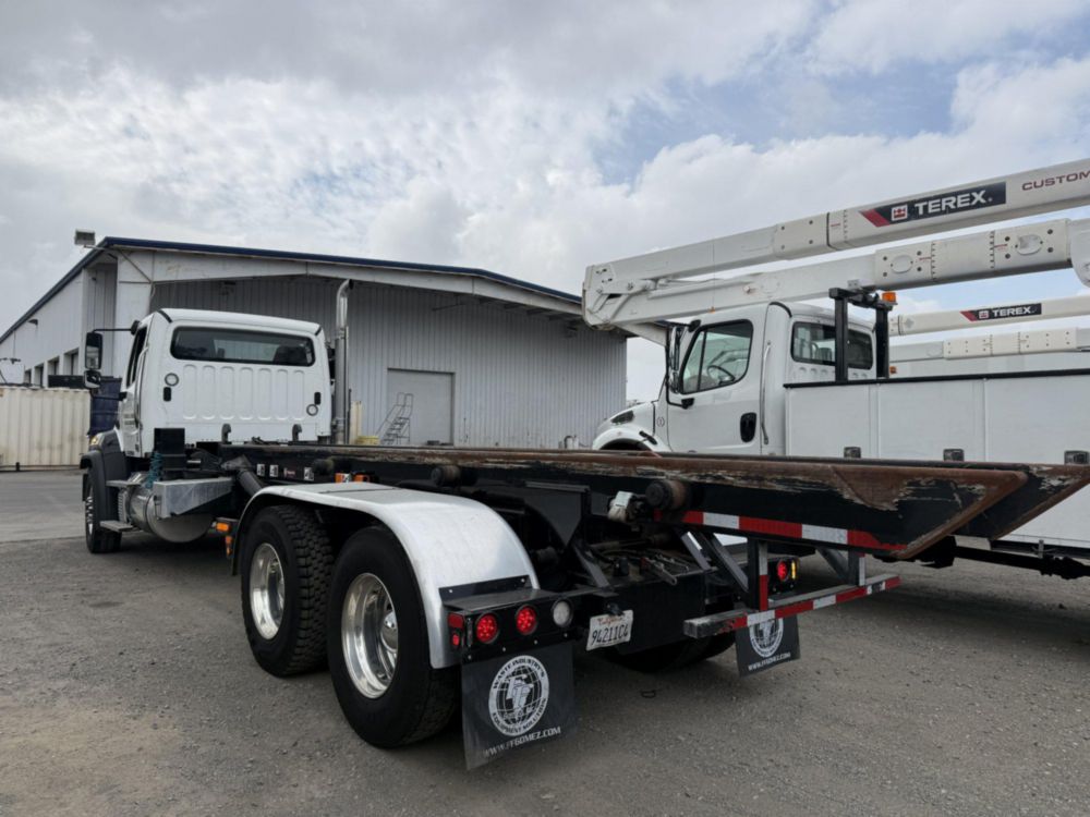 2025 Freightliner 114SD Tandem Axle Roll-Off Truck
