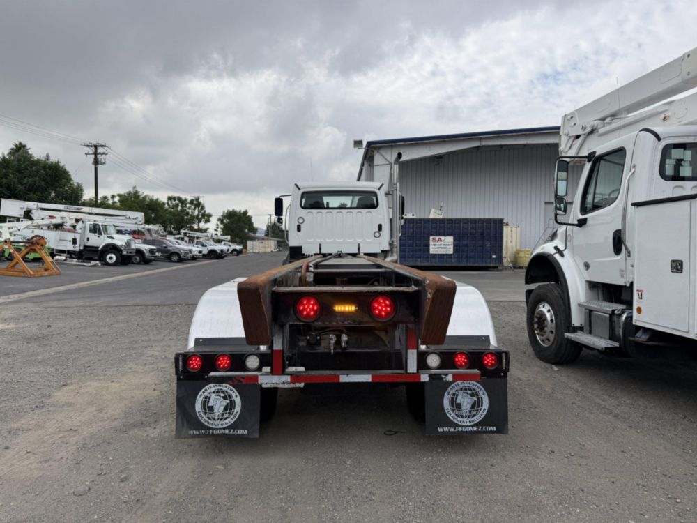 2025 Freightliner 114SD Tandem Axle Roll-Off Truck