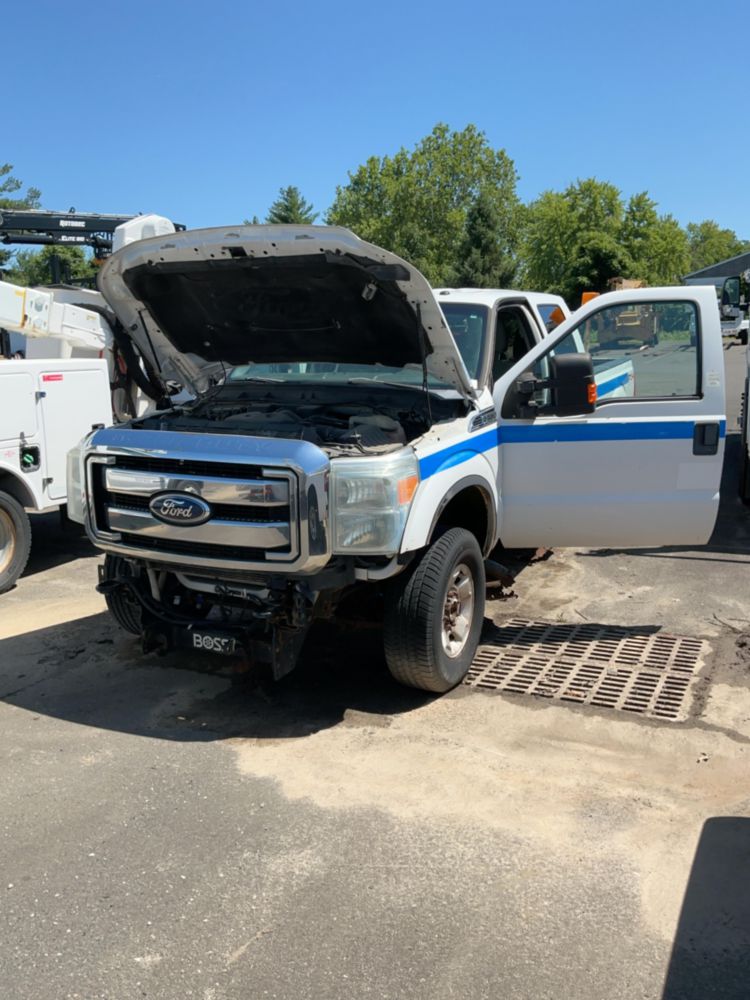 2011 Ford F-250 4x4 Crew Cab Pickup Truck