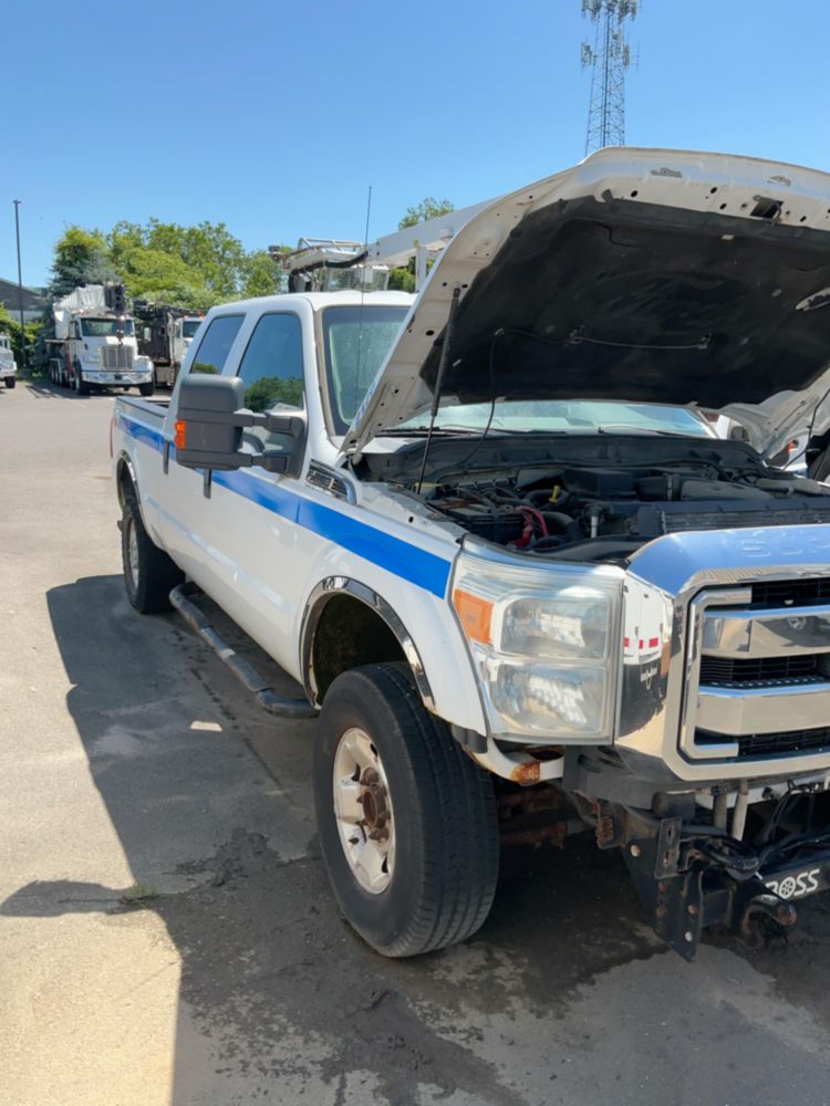 2011 Ford F-250 4x4 Crew Cab Pickup Truck