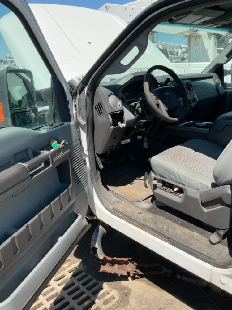2011 Ford F-250 4x4 Crew Cab Pickup Truck