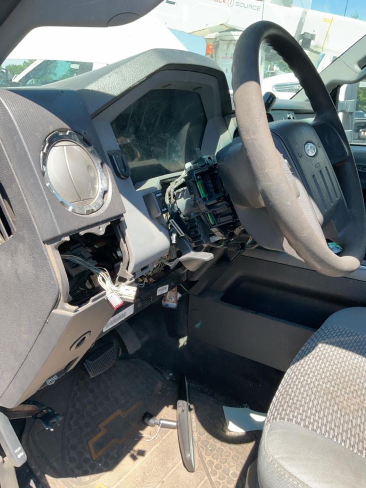 2011 Ford F-250 4x4 Crew Cab Pickup Truck