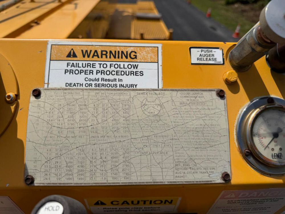 2009 Ford F-750 Terex Commander 4045 Digger Derrick