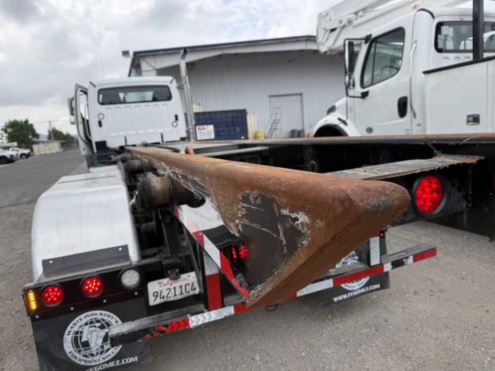 2025 Freightliner 114SD Tandem Axle Roll-Off Truck