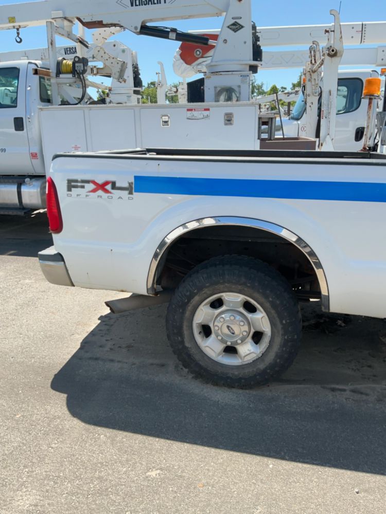 2011 Ford F-250 4x4 Crew Cab Pickup Truck