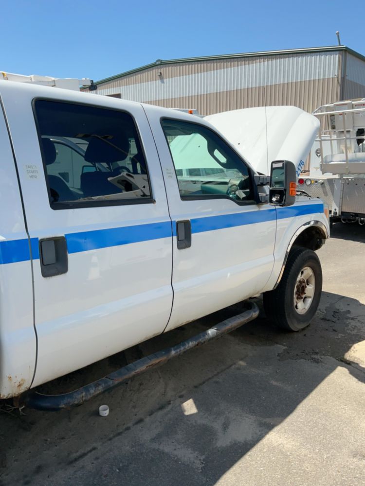 2011 Ford F-250 4x4 Crew Cab Pickup Truck