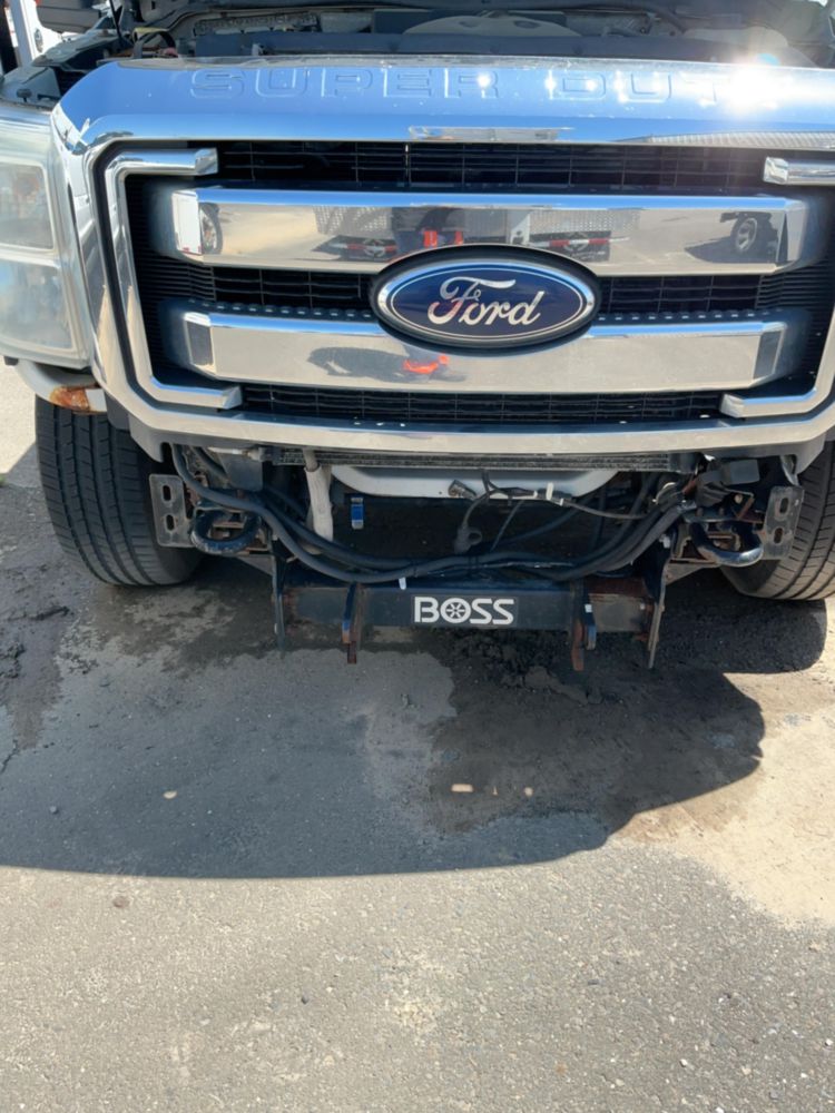 2011 Ford F-250 4x4 Crew Cab Pickup Truck