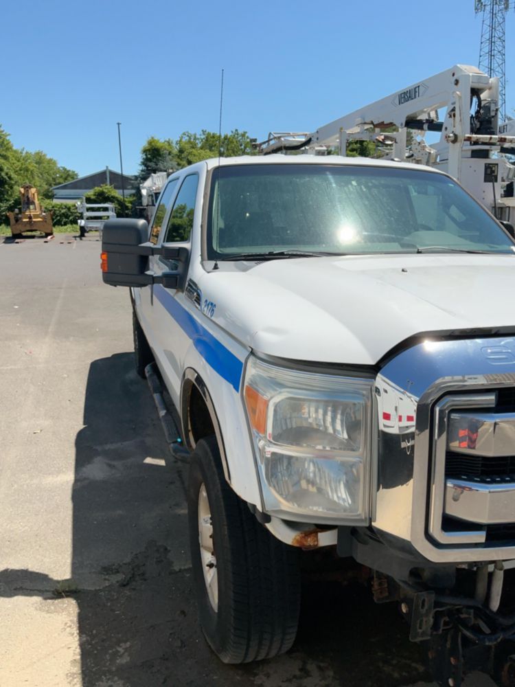 2011 Ford F-250 4x4 Crew Cab Pickup Truck