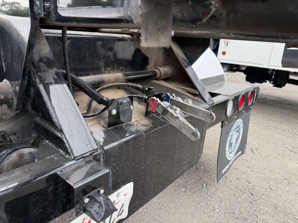 2025 Freightliner 114SD Tandem Axle Roll-Off Truck