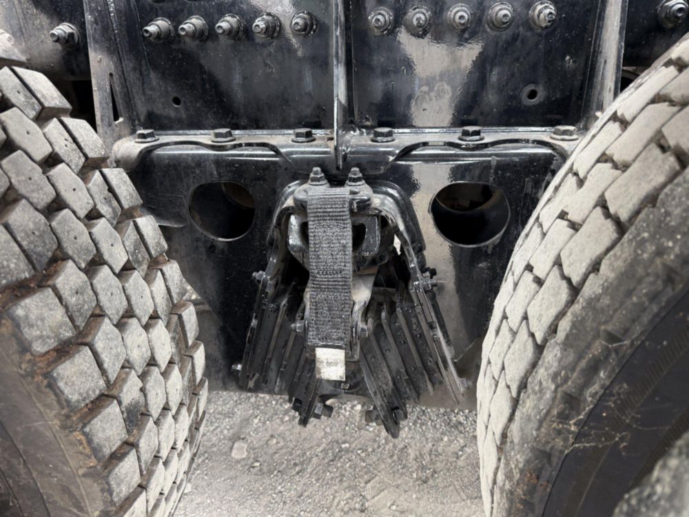 2025 Freightliner 114SD Tandem Axle Roll-Off Truck