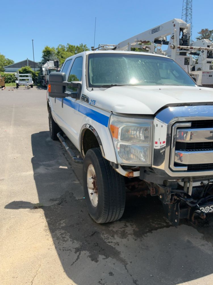 2011 Ford F-250 4x4 Crew Cab Pickup Truck