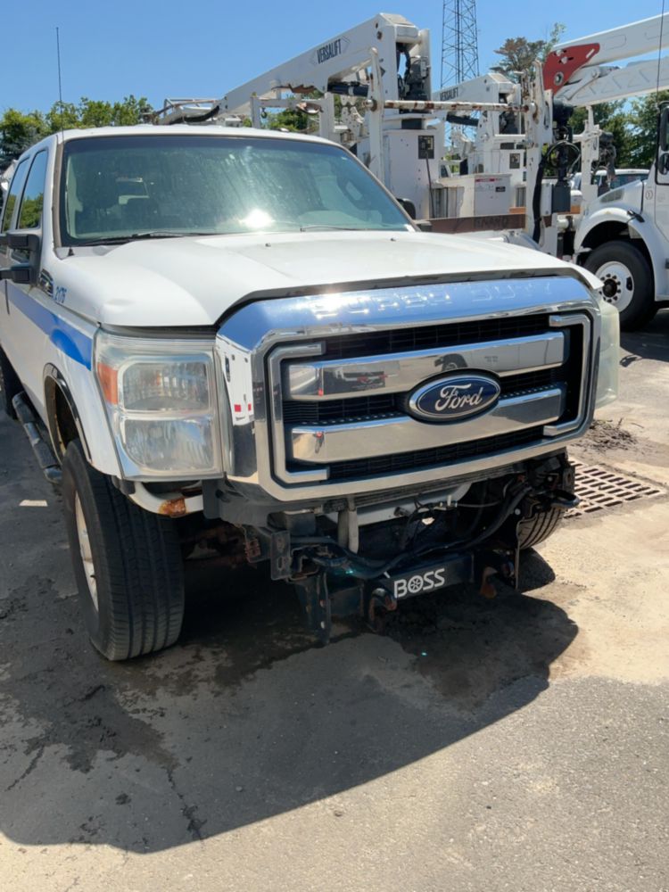2011 Ford F-250 4x4 Crew Cab Pickup Truck
