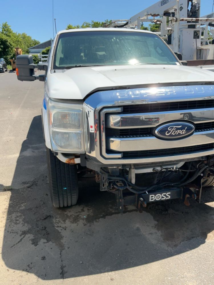 2011 Ford F-250 4x4 Crew Cab Pickup Truck