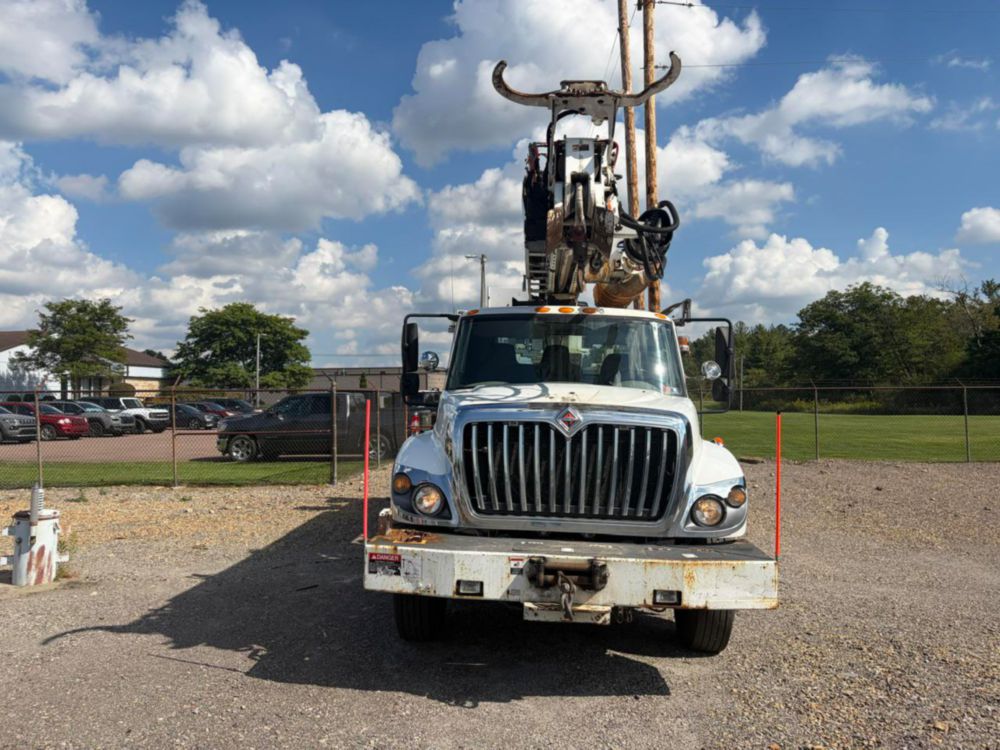 2012 Int'l 7300 4x2 Altec DC47BR Digger Derrick Truck