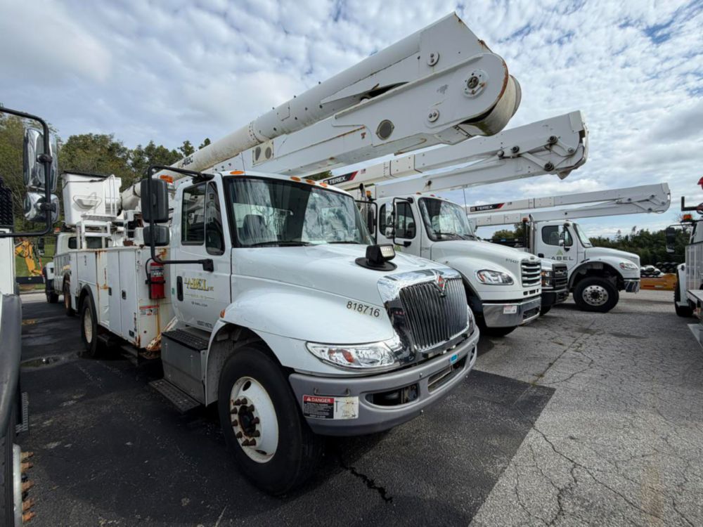 2017 Int'l 4300 Altec AA55 Material Handler Bucket Truck
