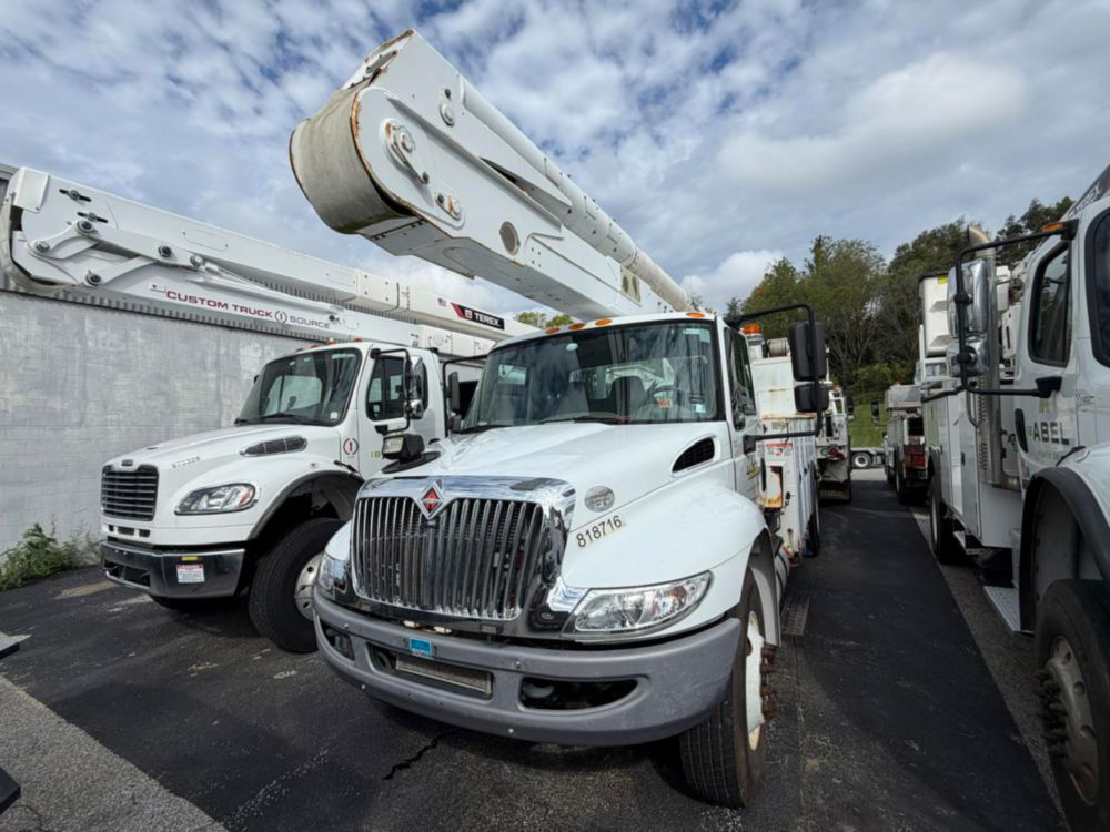 2017 Int'l 4300 Altec AA55 Material Handler Bucket Truck