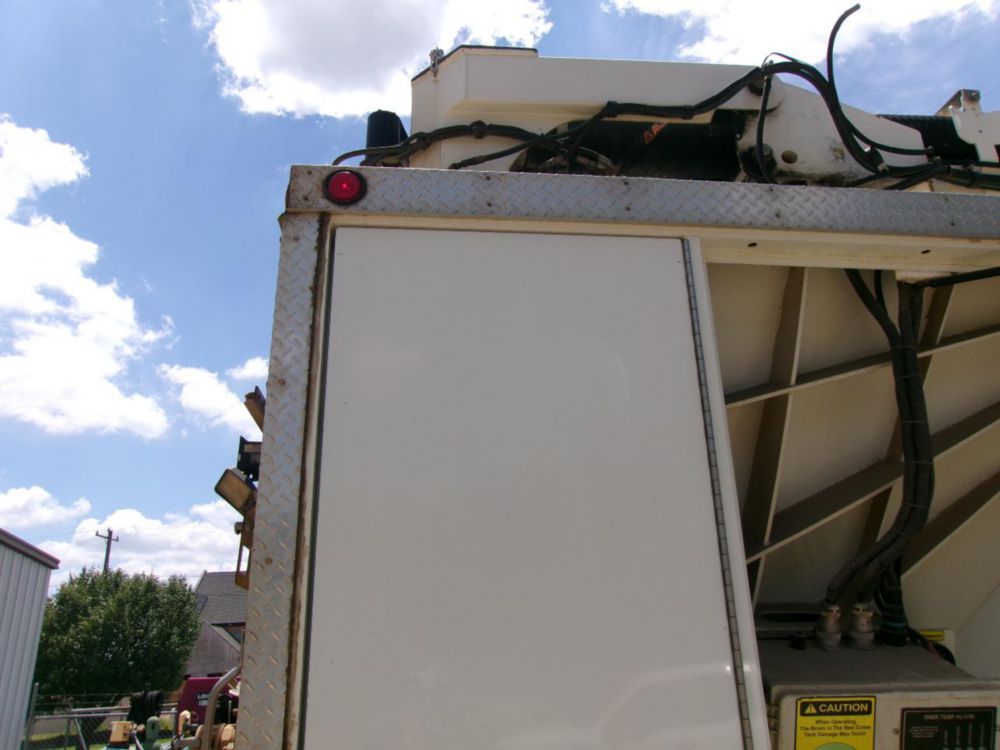 2016 Tandem Urban X Premier 6yrd Vacuum Truck