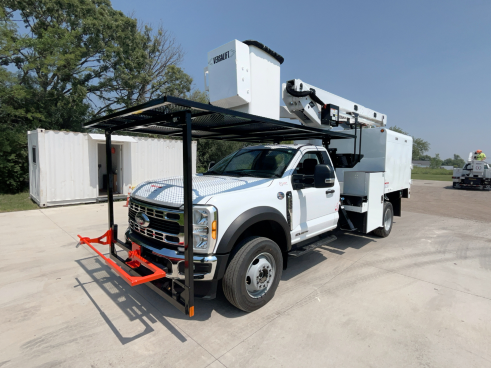 Ford F600 4x4 Versalift VST-55-I Bucket Truck