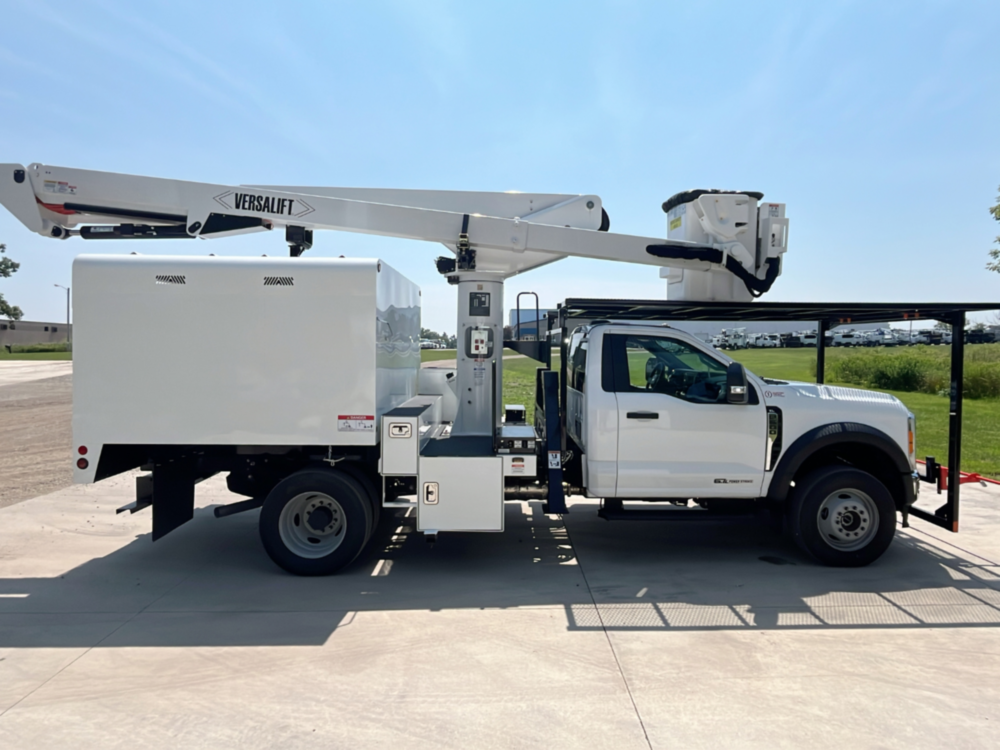 Ford F600 4x4 Versalift VST-55-I Bucket Truck