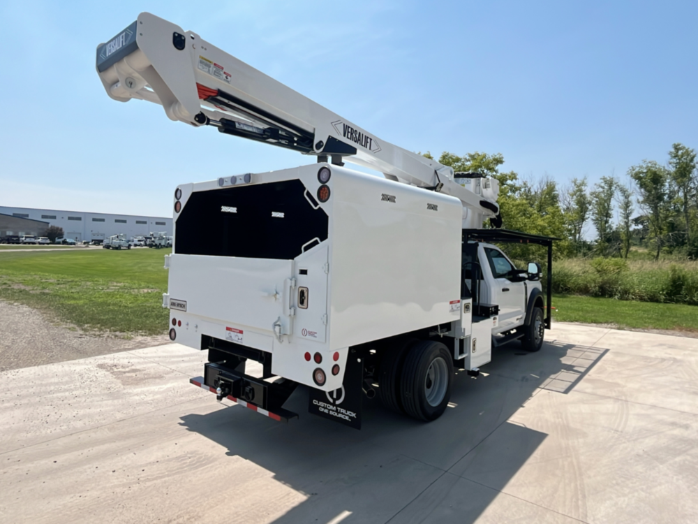 Ford F600 4x4 Versalift VST-55-I Bucket Truck