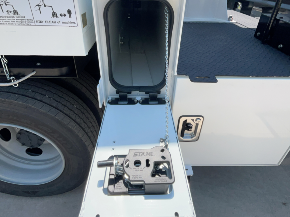 Ford F600 4x4 Versalift VST-55-I Bucket Truck