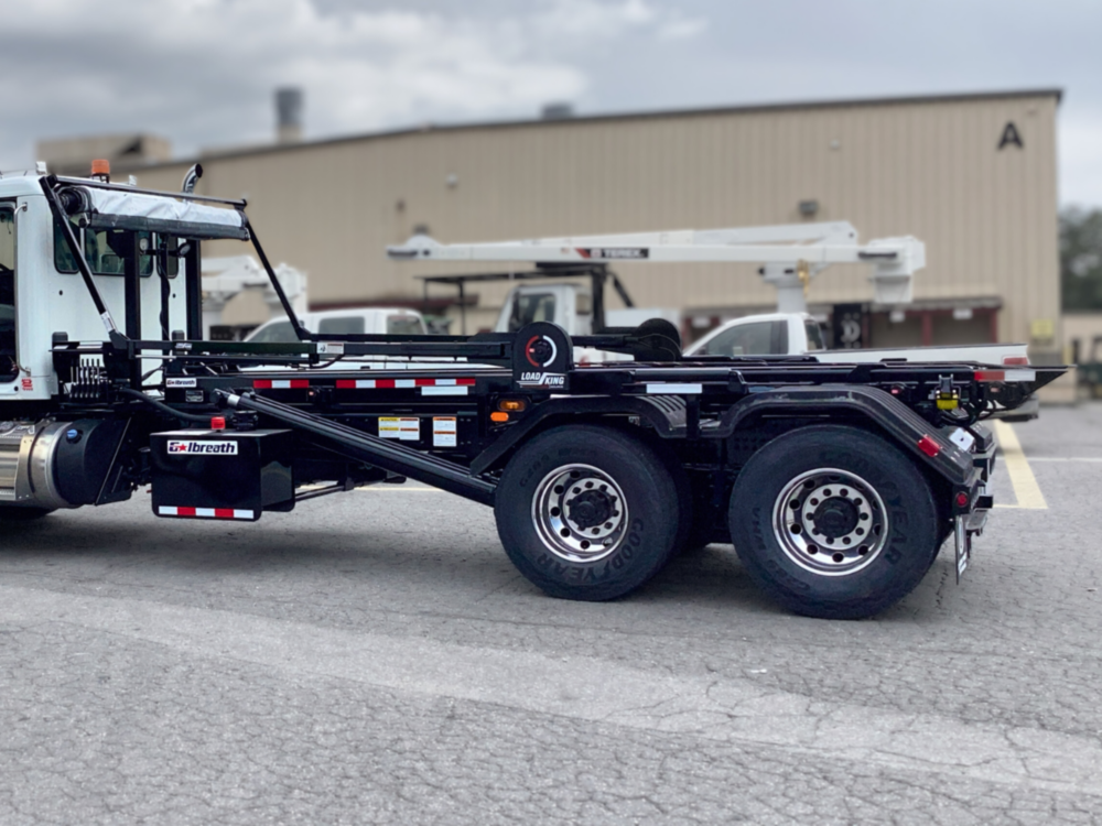 2025 Peterbilt 567 6x4 Galbreath U75-EX-174 Roll-Off Truck