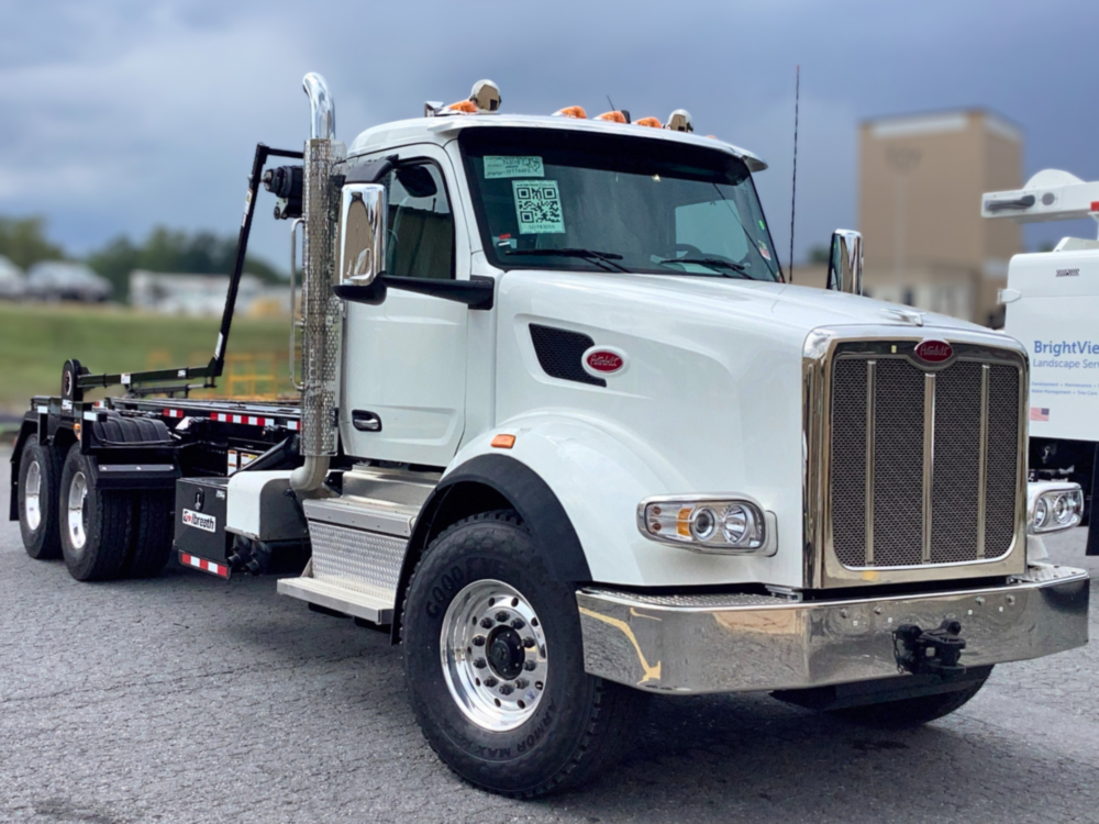 2025 Peterbilt 567 6x4 Galbreath U75-EX-174 Roll-Off Truck