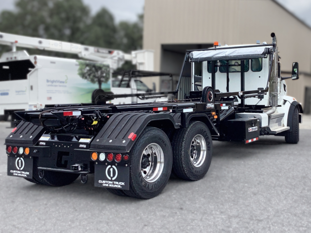 2025 Peterbilt 567 6x4 Galbreath U75-EX-174 Roll-Off Truck