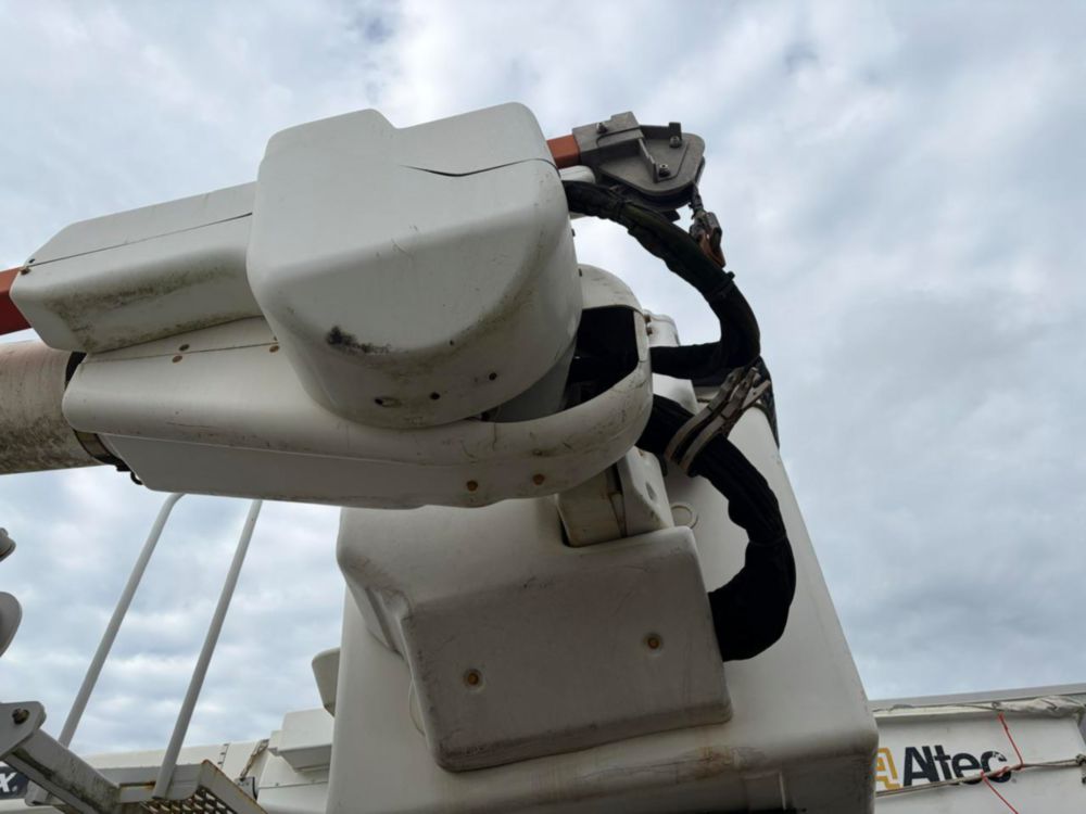 2017 Int'l 4300 Altec AA55 Material Handler Bucket Truck
