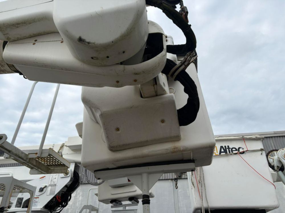 2017 Int'l 4300 Altec AA55 Material Handler Bucket Truck