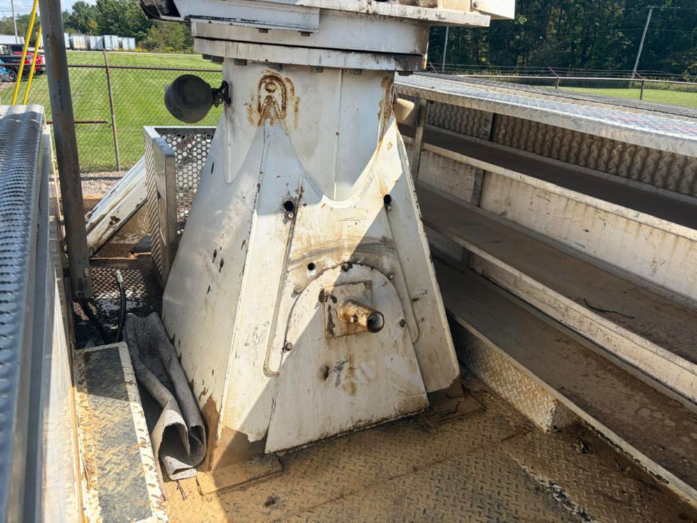 2012 Int'l 7300 4x2 Altec DC47BR Digger Derrick Truck