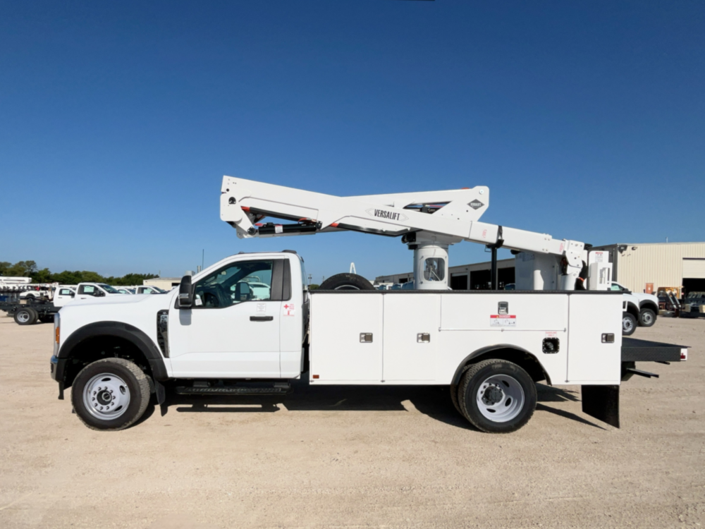 2025 Ford F550 4x4 Versalift SST-40-EIH Bucket Truck