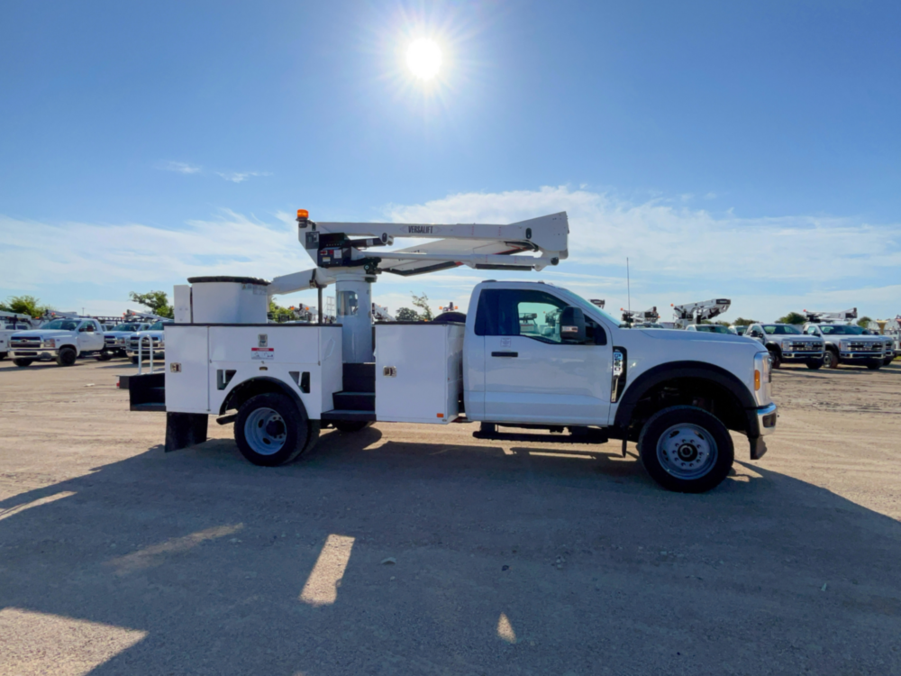 2025 Ford F550 4x4 Versalift SST-40-EIH Bucket Truck