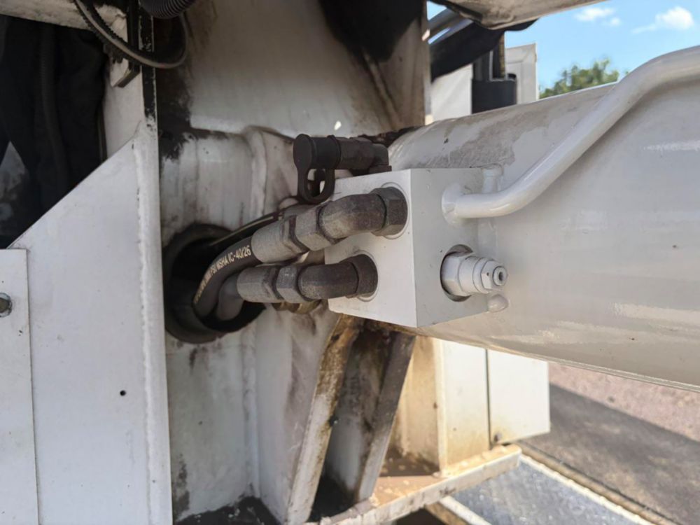 2012 Int'l 7300 4x2 Altec DC47BR Digger Derrick Truck