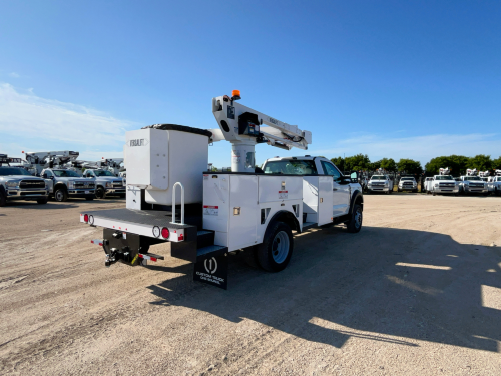 2025 Ford F550 4x4 Versalift SST-40-EIH Bucket Truck