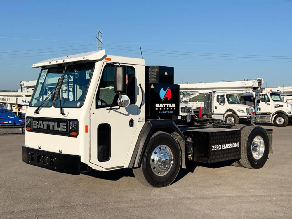 2023 Battle Motors LNT-44 4x2 Road Tractor