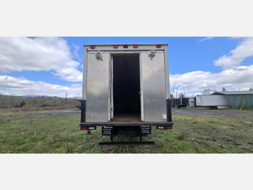 2007 GMC T-6500 Diesel 4x2 Box Truck