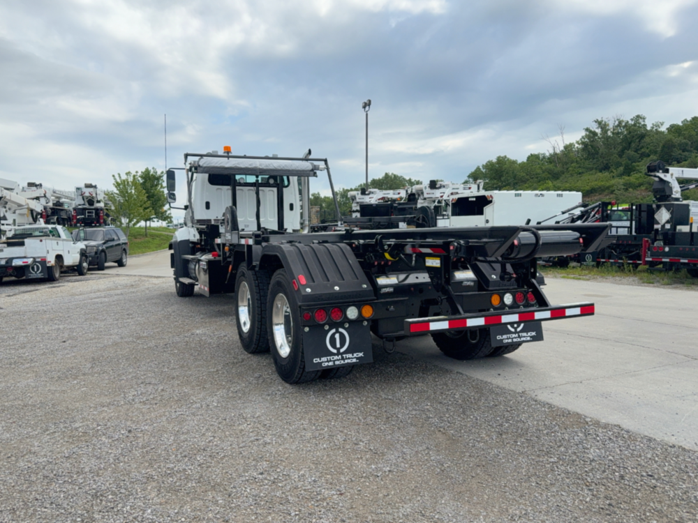 2027 Freightliner 114SD 6x4 Galbreath U5-OR-174 Roll-Off Truck