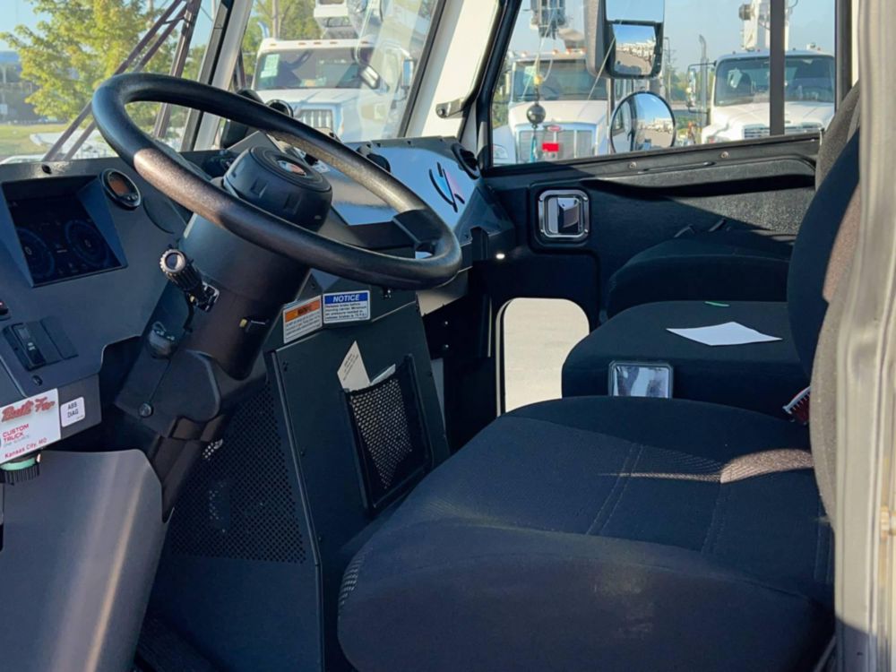 2023 Battle Motors LNT-44 4x2 Road Tractor