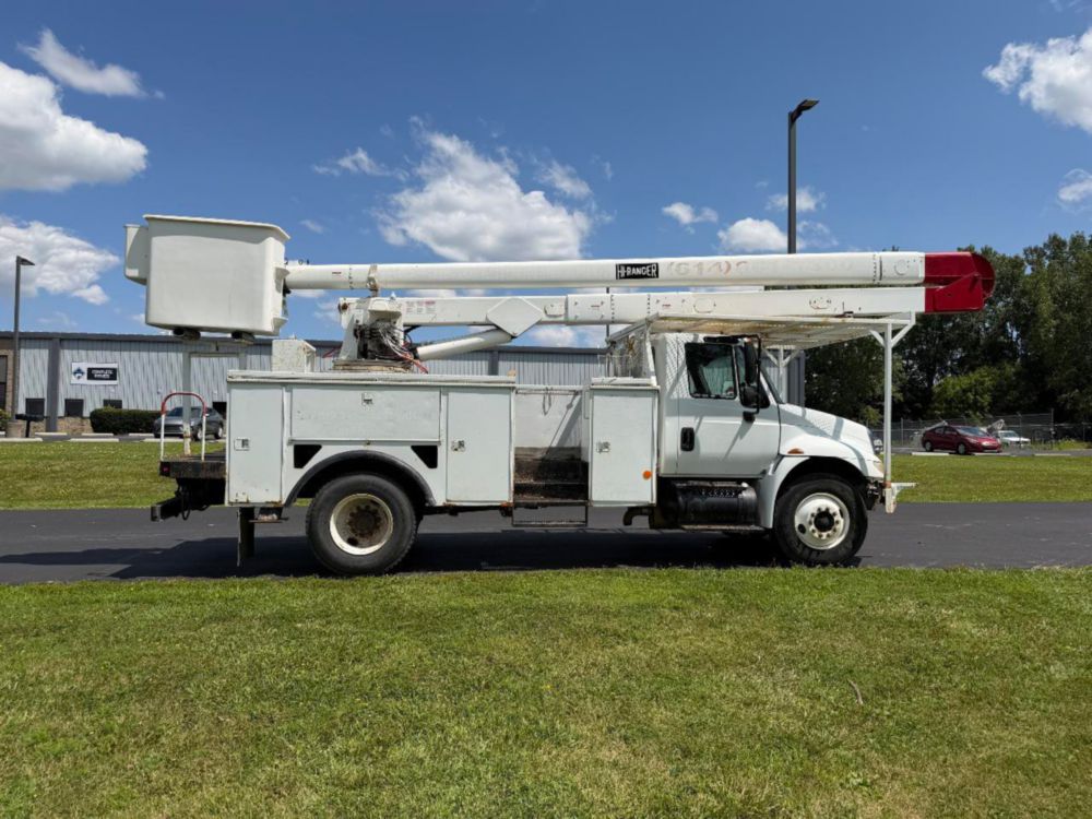 2002 Int'l 4300 Terex Bucket Truck