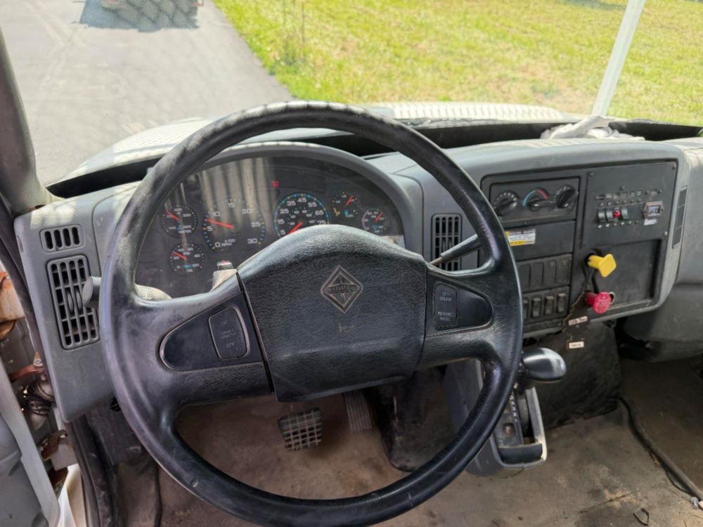 2002 Int'l 4300 Terex Bucket Truck