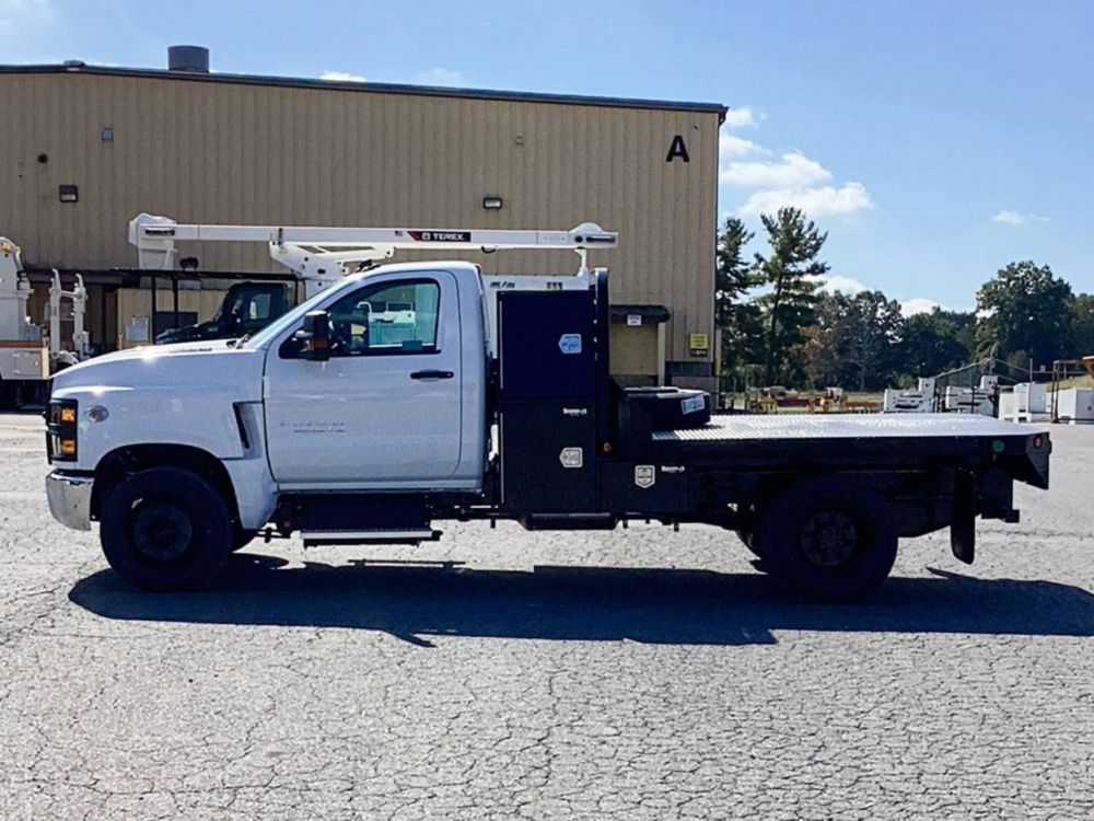 2023 Chevrolet 5500 4x2 Reading Flatbed Truck