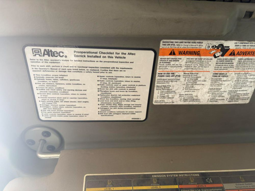 2012 Int'l 7300 4x2 Altec DC47BR Digger Derrick Truck